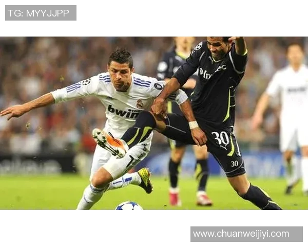 足球明星背后的奋斗与荣耀:从草根到巅峰的传奇旅程 足球明星背后的奋斗与荣耀:从草根到巅峰的传奇旅程