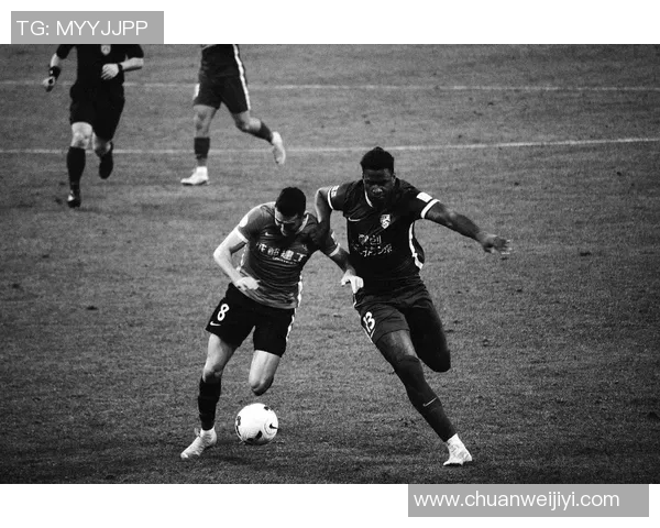 足球明星在抖音分享搞笑段子视频引发球迷热议与欢笑瞬间